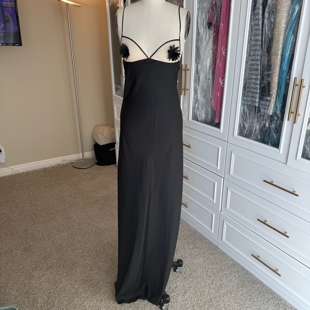 Selezza Eleanor Maxi Dress Elegant Black Evening Gown with Floral Accents